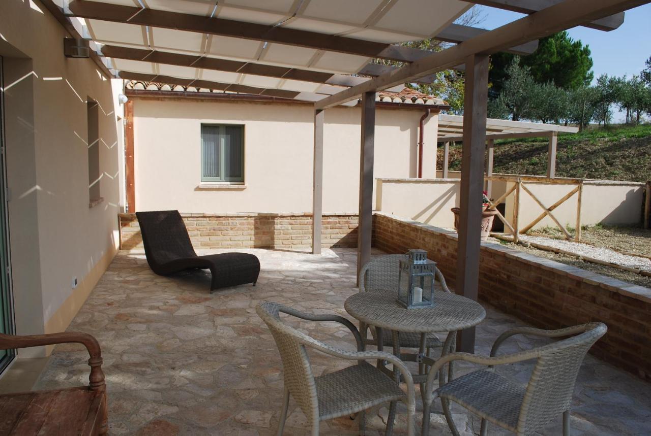 Le Maracla Country House Iesi Habitación foto
